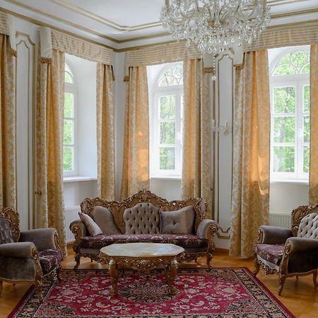 Palac Chojnata Wola Chojnata Экстерьер фото