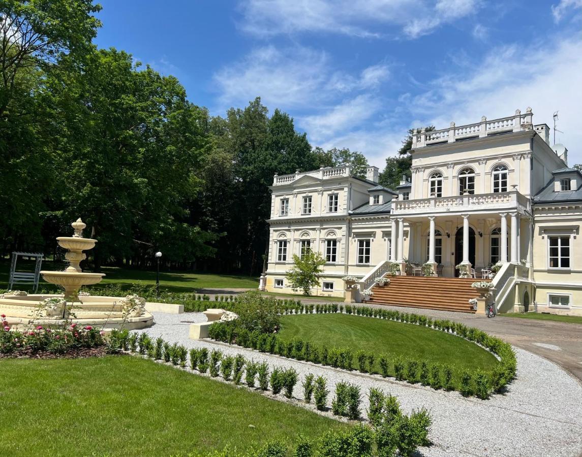 Palac Chojnata Wola Chojnata Экстерьер фото